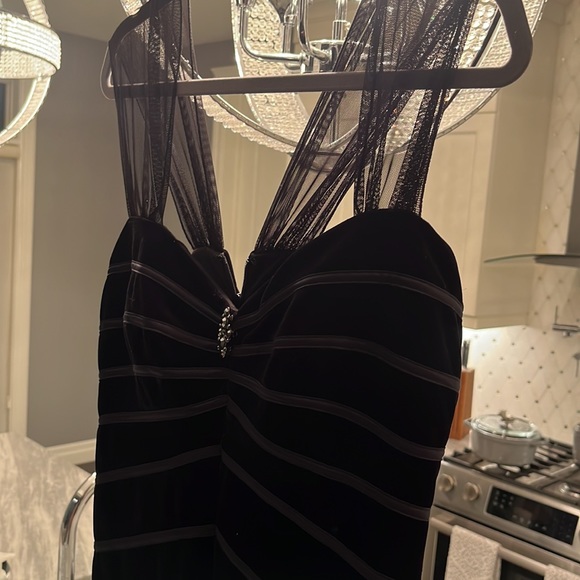 JS collections🖤 black velvet wiggle 🖤evening dress for formal event size 10🖤 - Picture 17 of 17